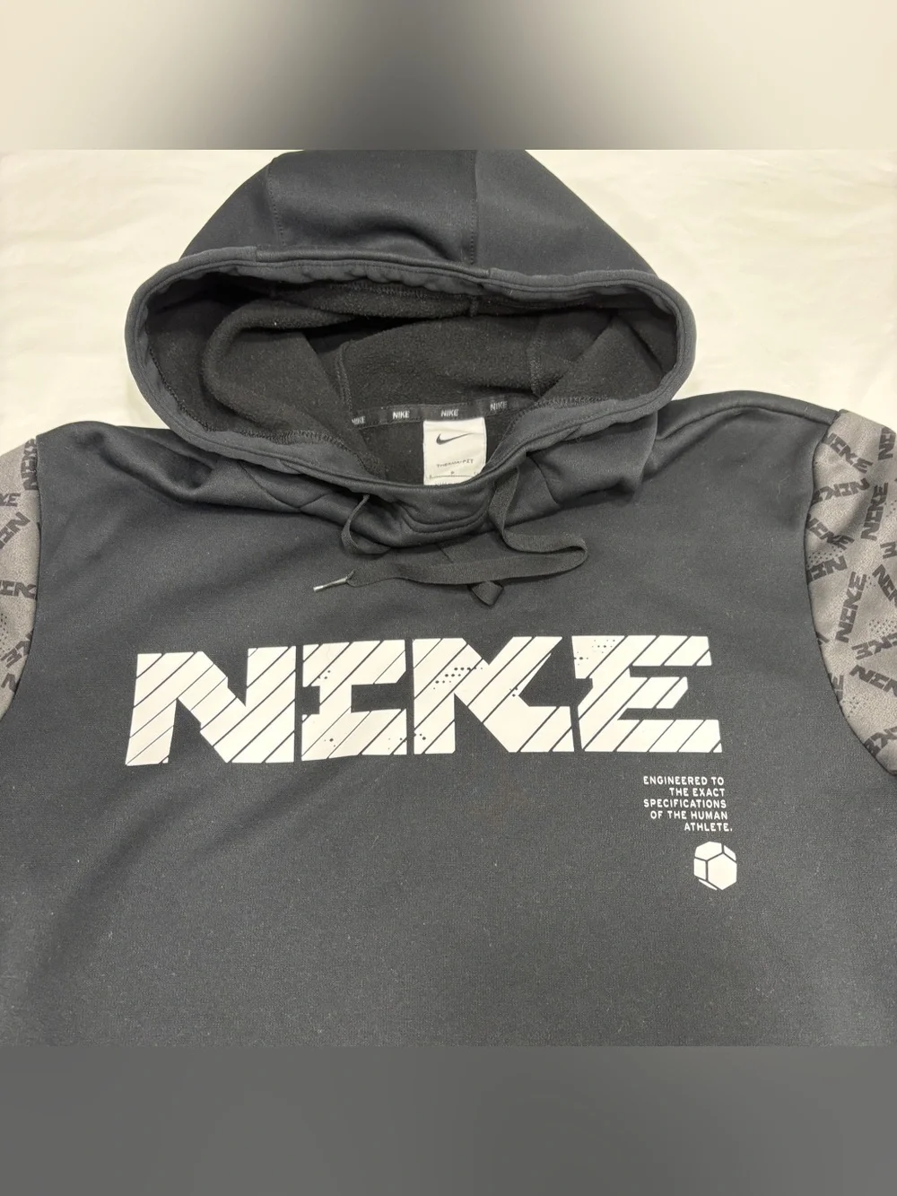 Nike Therma Fit Black Pullover Hoodie Sweatshirt Men’s Small